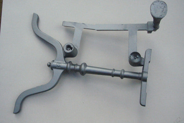 Finition des pieds moulés